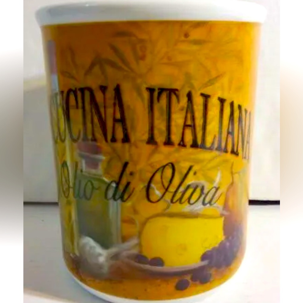 Italian themed utensil holder